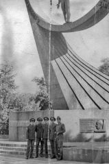 Калининград - Памятник Землякам-космонавтам 11.jpg