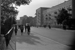 На фоне кафе "Театральное", 1967г.