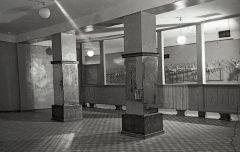 Калининград - Драмтеатр старый, вестибюль, 1957.jpg
